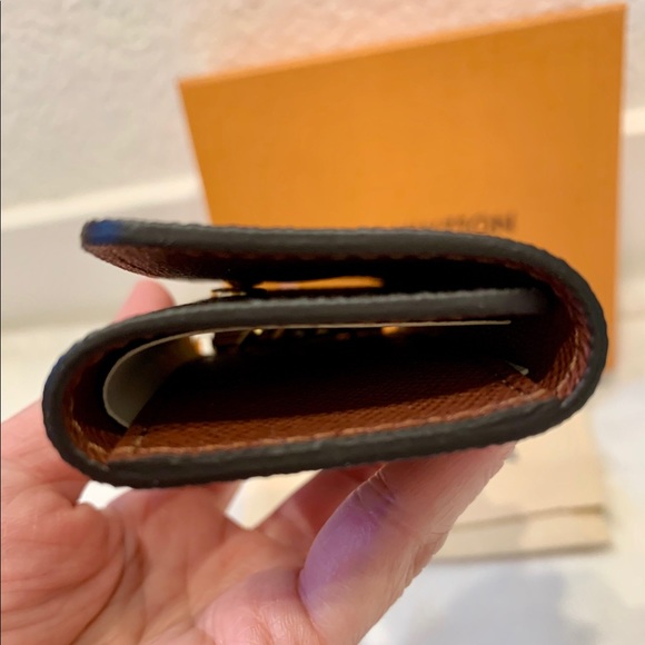 NEW 2020 Auth Monogram 4 Key Ring Holder Pouch - Picture 3 of 8